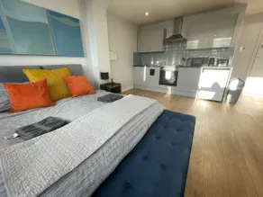 Market Haven Kingsize Studios Town Centre with Netflix, Business & Leisure travellers, multiple units available - Image 2