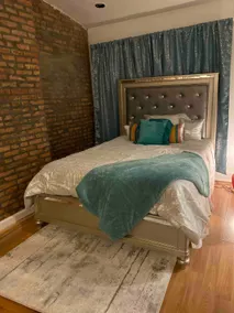 Chic Top Floor Studio Apt near Baltimore Harbor - Image 2