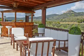 Spaziosa villa adatta alle famiglie con piscina privata, giardino e terrazza | Vista sulla natura - Image 4