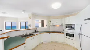 Sunrise Beach 2 Bedroom with Ocean views - Image 4