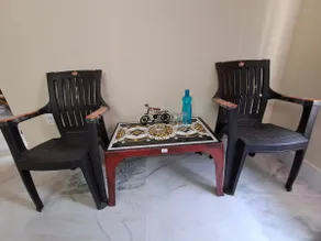 AC Deluxe 2-Bedroom+Kitchen + Living: Near Airport - Image 2
