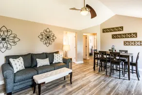 ★COZY & CLEAN★2 MILES FROM PARKVIEW NORTH ★ - Image 3
