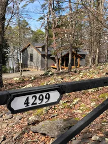 Adventure on Greer’s Ferry Lake, hot tub & kayaks - Image 2
