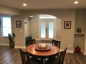 Fairfax Apartment / House - Image 2