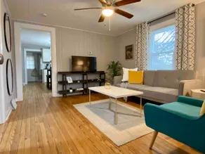 Quaint 2 bed 1 bath cottage style home - Image 4