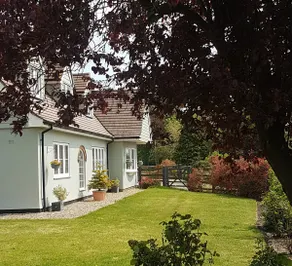 Luxury Summer House with countryside views - Image 2