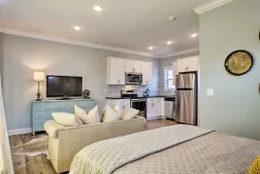 Southside Chattanooga Trendy & Upscale Loft - Image 5