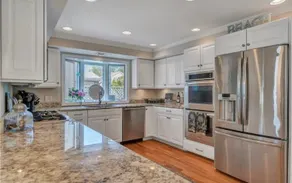 *Cozy Home Right on Cosey Beach * - Image 2