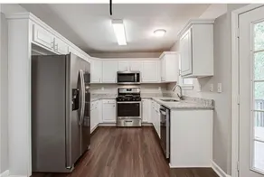 Spacious & Private 3 bedroom Home - Image 5