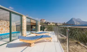 Family Olive Retreat · Exclusive Pool & Views - Image 2