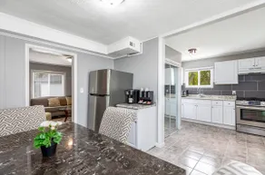 Adorable Home with King Bed Near Metro Airport - Image 2