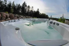Lakefront Chalet w Hot Tub, Sauna, Pool Table - Image 4