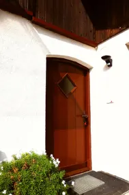 Top flat with own terrasse & garden - Image 2