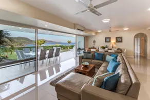 Bella Vista East 3 Luxury Ocean Views Large Flat Grassed Area And Buggy - Image 5