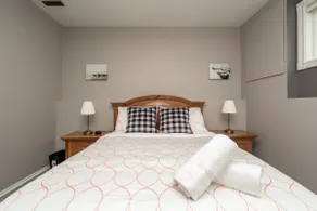 Spacious Oasis 2 bed suite with private entrance - Image 3