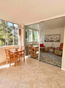 Beautiful island getaway: pool, lanai, garden view - Image 4