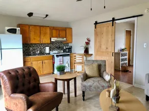 Waterfront Studio Apartment - Image 3