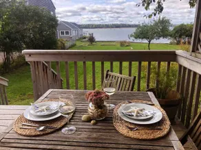 Cottage Chic Annex - Private Downtown Waterfront - Image 5