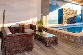 House with a private pool for up to 21 people - Image 4