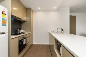 Kingston Foreshore Flat with Garden View - Hosted by Canstay - Image 4
