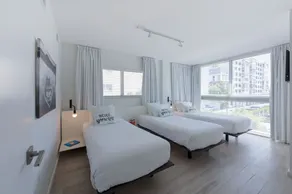 2 Bedroom 1 King/ 3 Twins. One Bath. Walk to beach - Image 5