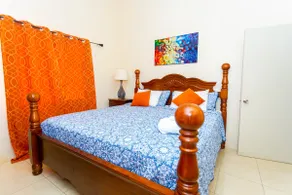 Solar Equipped King Bed Portmore Gated Comm - Image 4