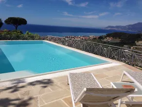 Charmerende villa med swimmingpool, fantastisk udsigt over havet og den franske riviera. Wi-Fi gratis - Image 2