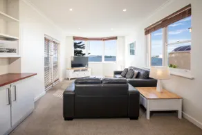 Amazing Waterfont 2 bedroom villa + wifi + netflix - Image 3