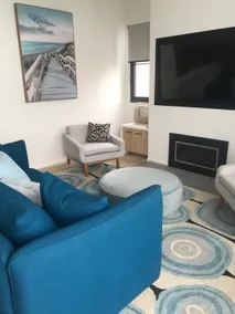 Hitchcock Haven Apartment - Image 3
