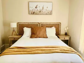 Cozy Little Acorn Cottage - Image 3