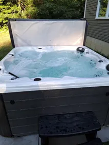 Hot tub | Spacious | 2 story | Garage | 2.6k sqft - Image 5