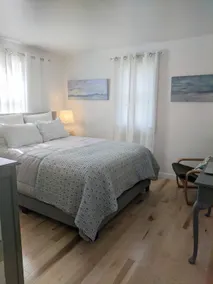 Walk to the Lake. Quiet neighborhood. Comfy beds. - Image 2