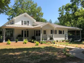 “The Homeplace” - Charming Farmhouse - Image 3