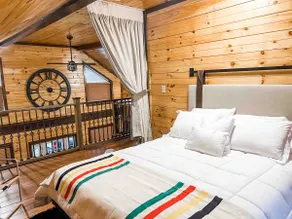 Cheerful Cabin-Sleeps 5 - lake views + relaxation - Image 3