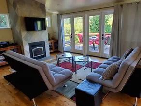  Upscale Riverfront Magnificent Views & Hot Tub In Sonoma County Wine Country - Image 2