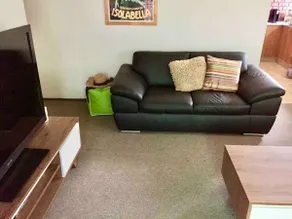 Entire unit, Amazing Location- 500m to beach - Image 3