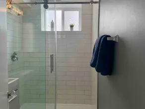 Cozy Getaway | Broadway- Ideal For Long term stays - Image 4
