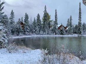3-Bedroom Log Cabin with private deck and view - Image 3