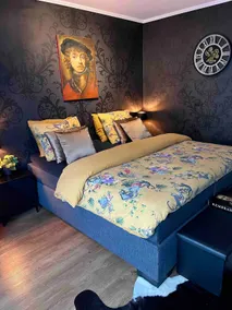 Beautiful cozy suite with free parking - Image 3