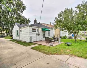 Detroit Cozy Cottage Dearborn Heights cute, cozy & 20 mins from Downtown Detroit - Image 4