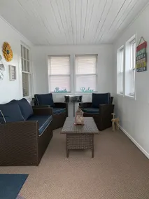 Cozy Speedway Experience and close to Downtown! - Image 3