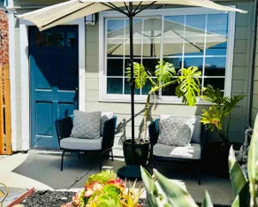 2BR Victorian gem + backyard; kid and pet friendly - Image 4