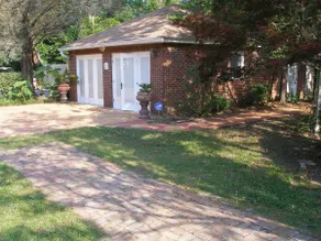 Charming Brick Cottage - Image 4