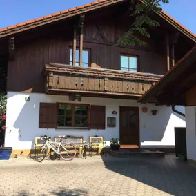 Sia's vacation home - Image 4