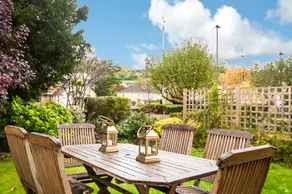 3 Bedroom House In Bath With Garden - Image 2