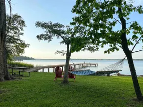 Come relax lakeside at beautiful Oak Shadows! - Image 5