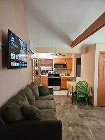 Champions Unit 402-4 Townhouse studio - Image 4