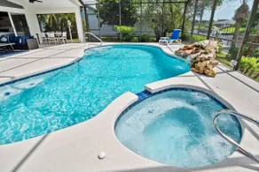 *Waterfront*Pool*Hot Tub*Dock*Game Room* - Image 2