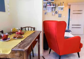 Cozy 2-room apartment with balcony - Image 2
