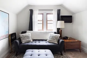 Mid-Century Inspired Upper Duplex in Bay View - Image 2